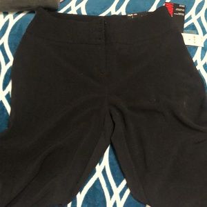 Brand new black pants. Size 6 in woman’s.